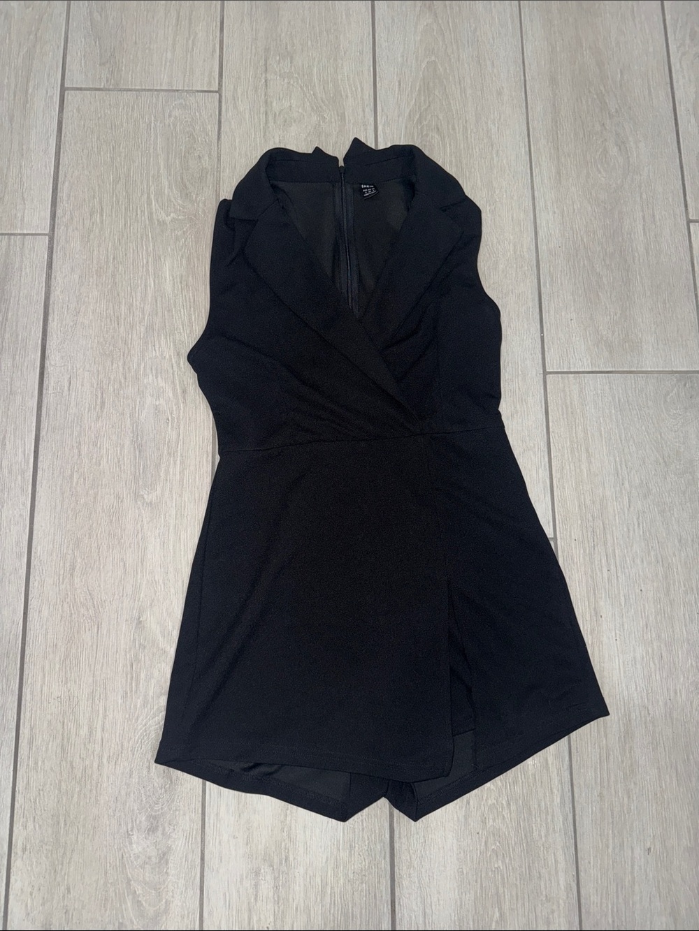 SHEIN Black Sleeveless V-Neck Wrap Romper